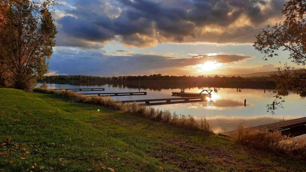 Camping Aux Rives Du Soleil Pont-de-Vaux Εξωτερικό φωτογραφία